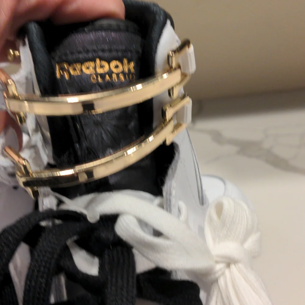 NWT Reebox Hightops - Picture 4 of 6